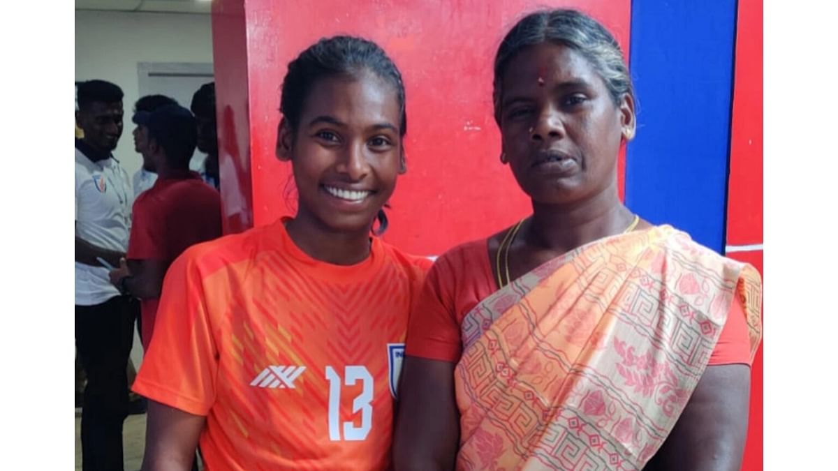 Sandhiya & Vasanthi