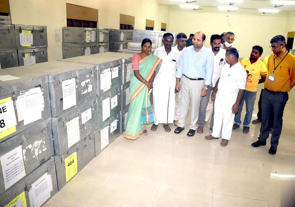 `குக்கர்’-க்கு கிராக்கி; அதிகரிக்கும் வாக்கு இயந்திரங்கள் - தேர்தலுக்கு தயாராகும் ஈரோடு கிழக்கு! 