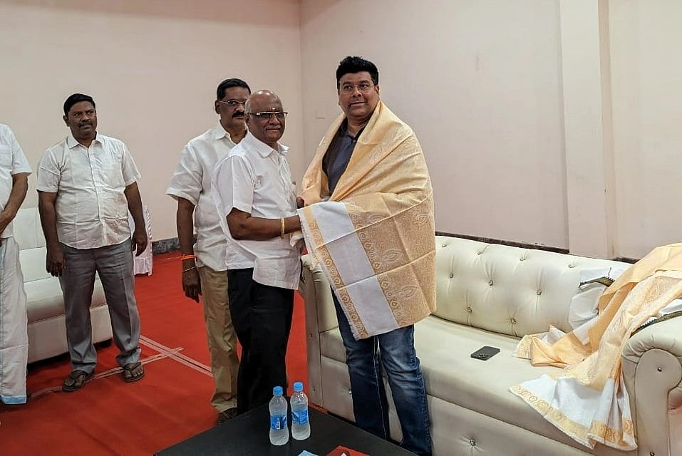 ஈரோடு கிழக்கு: சபரீசனை அனுப்பி சரிகட்டிய ஸ்டாலின்... பின்னணி என்ன?!