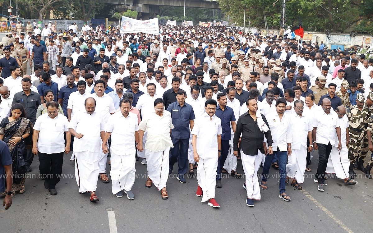 அண்ணா நினைவு நாள்; முதல்வர் ஸ்டாலின் முதல் சசிகலா வரை! - தலைவர்கள் மரியாதை | புகைப்படத் தொகுப்பு
