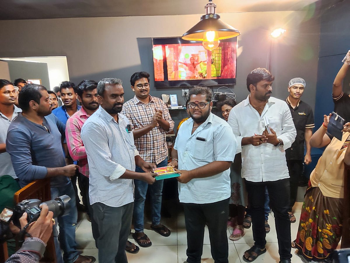 பரிசு பெற்ற சரவணன் 