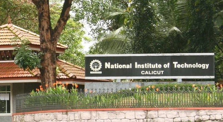 மாணவர்கள் அன்பை வெளிப்படுத்தத் தடை... கோழிக்கோடு என்.ஐ.டி சர்ச்சை உத்தரவு!