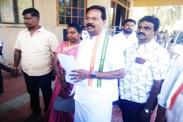 ஆட்சியர் அலுவலகம்