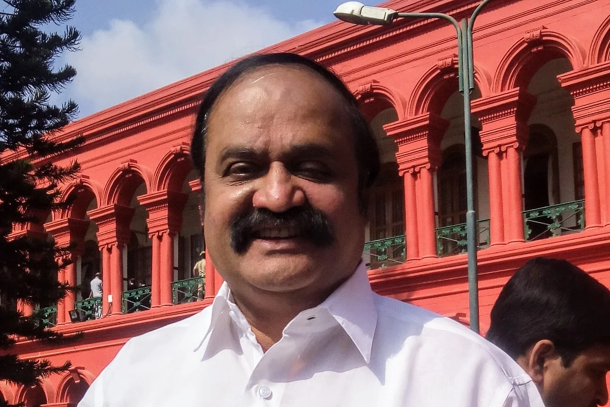 புகழேந்தி