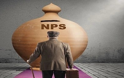 ராஜஸ்தானில் முடிகிறது இங்கு ஏன் முடியாது? முதல்வர் வீட்டை முற்றுகையிட்ட அரசு ஊழியர்கள்!