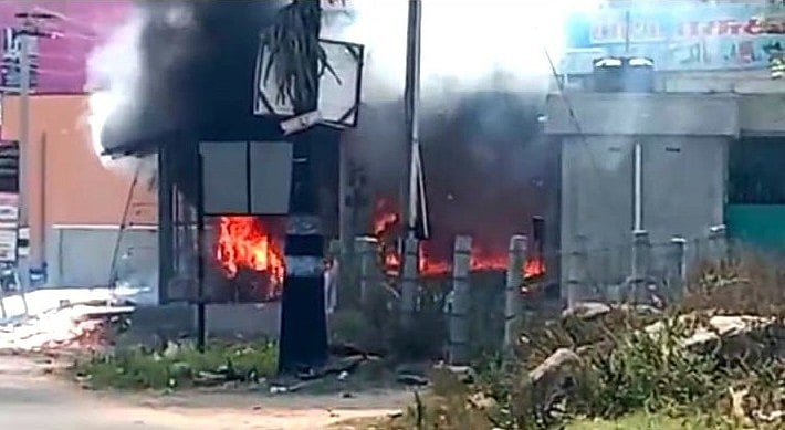 வாணியம்பாடி: வெடித்துச் சிதறிய பட்டாசுக் கடை - சிறுவன் உட்பட 2 பேர் உடல் கருகி பலியான சோகம்!