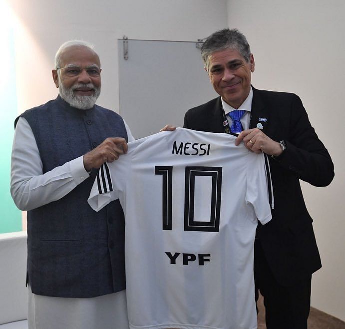 Modi - Messi