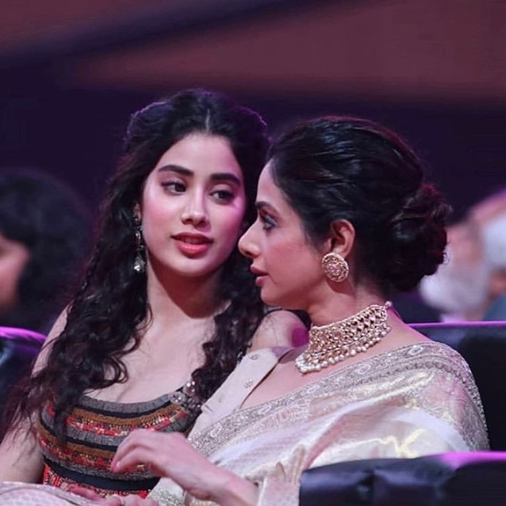 janhvikapoor: அம்மா அம்மா... நீ எங்க அம்மா!