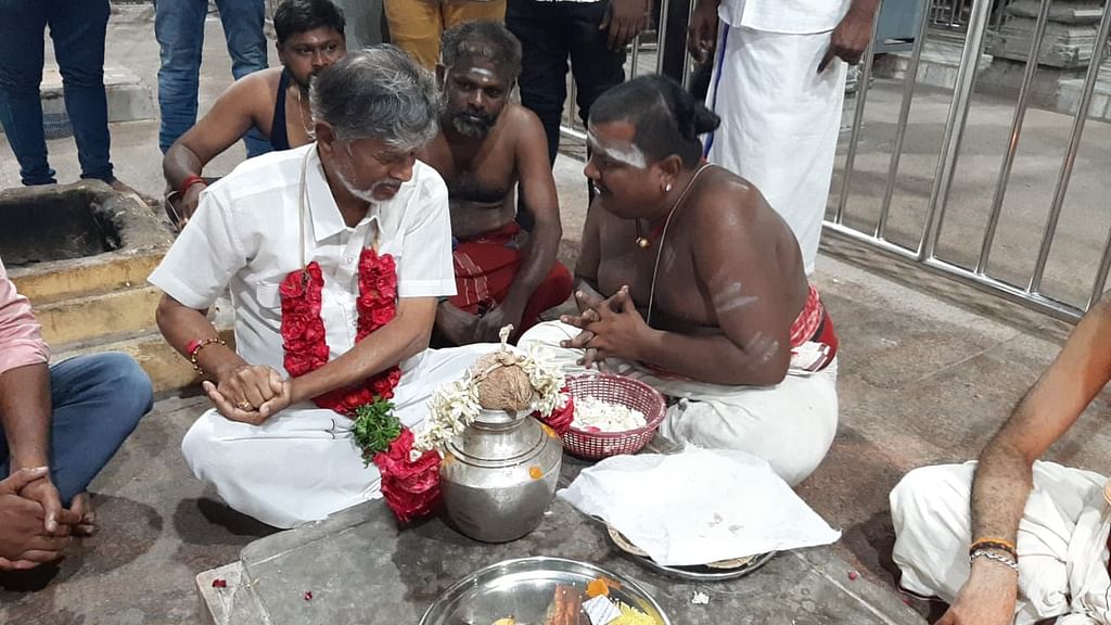 ருத்ர பூஜை செய்த எஸ்.ஏ.சந்திரசேகர்