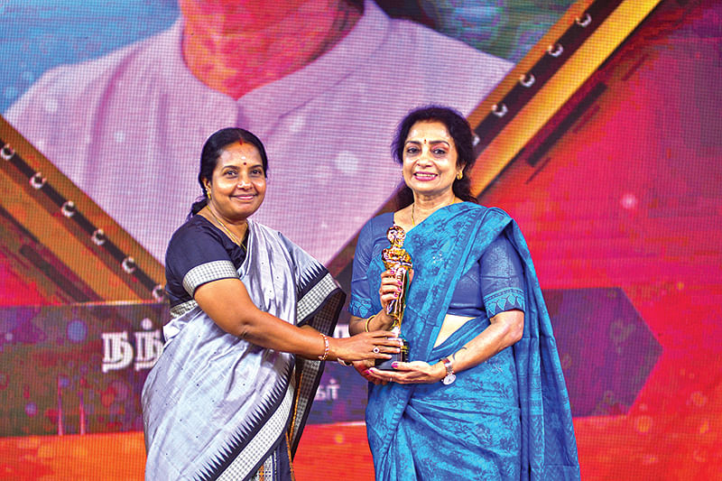 வானதி சீனிவாசன் - நந்தினி முரளி