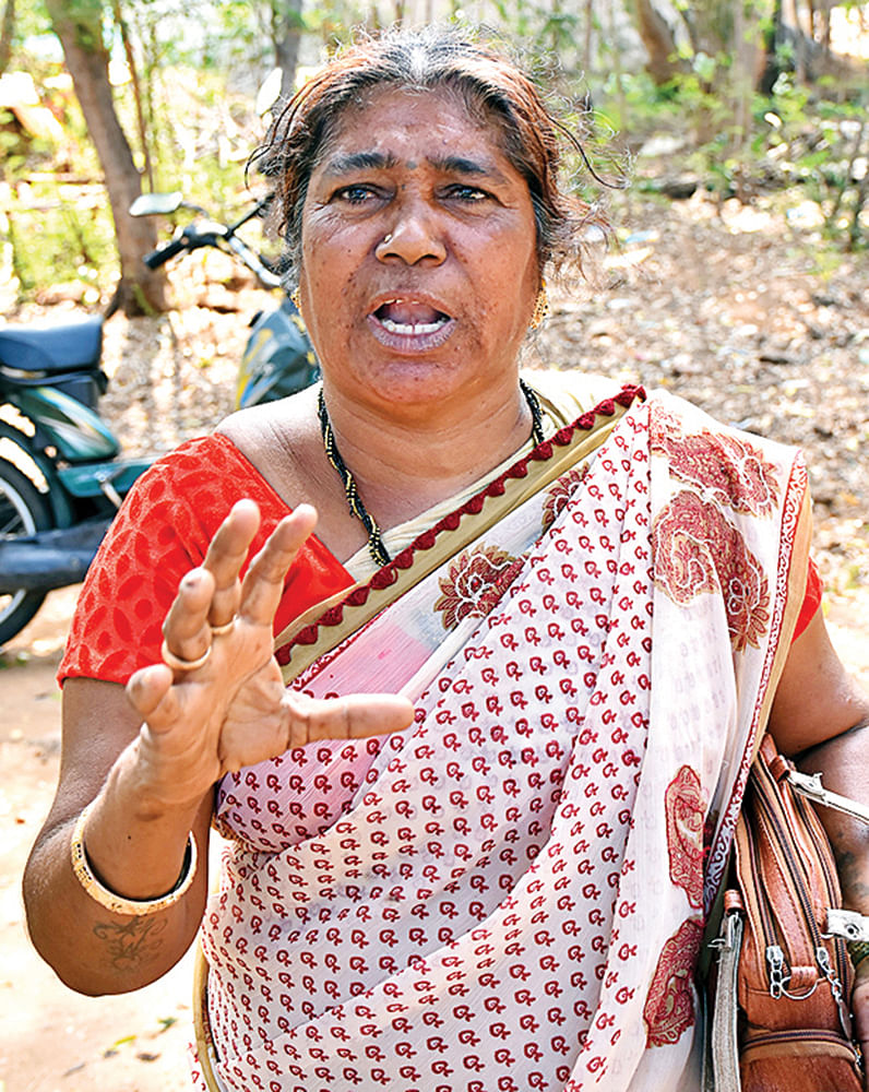 வீடும் கட்டித்தரலை... பட்டாவும் போச்சு! - கண்ணீர்விடும் நாடோடி மக்கள்!