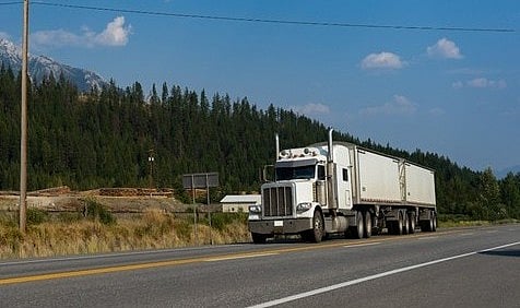 18 சடலங்களுடன் ஆள்நடமாட்டம் இல்லாத இடத்தில் நின்ற கன்டெய்னர் லாரி: 4 பேரைக் கைதுசெய்த காவல்துறை!