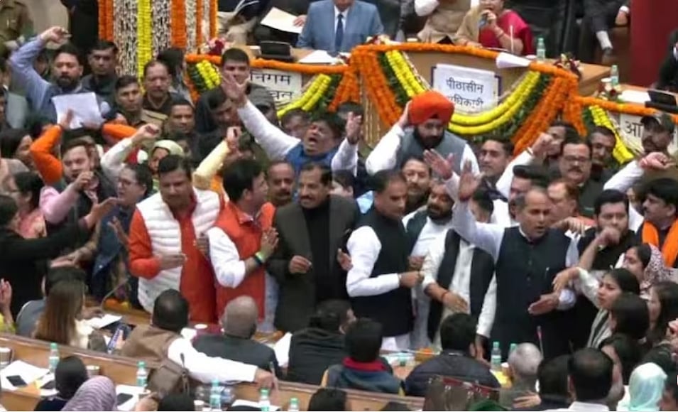 டெல்லி: மேயர் தேர்தலை நடத்த மீண்டும் முயற்சி; கூச்சல் குழப்பத்தால் மூன்றாவது முறையாக ஒத்திவைப்பு!