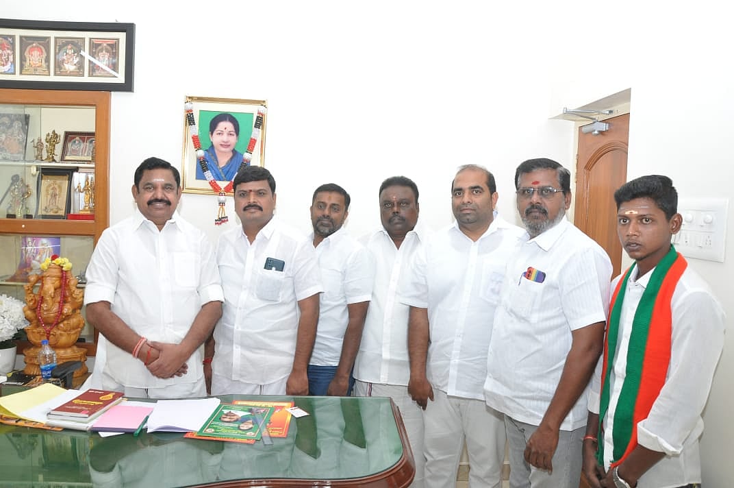 ``அவர் ஒரு மண் குதிரை; நம்பி இறங்கியது தவறு!