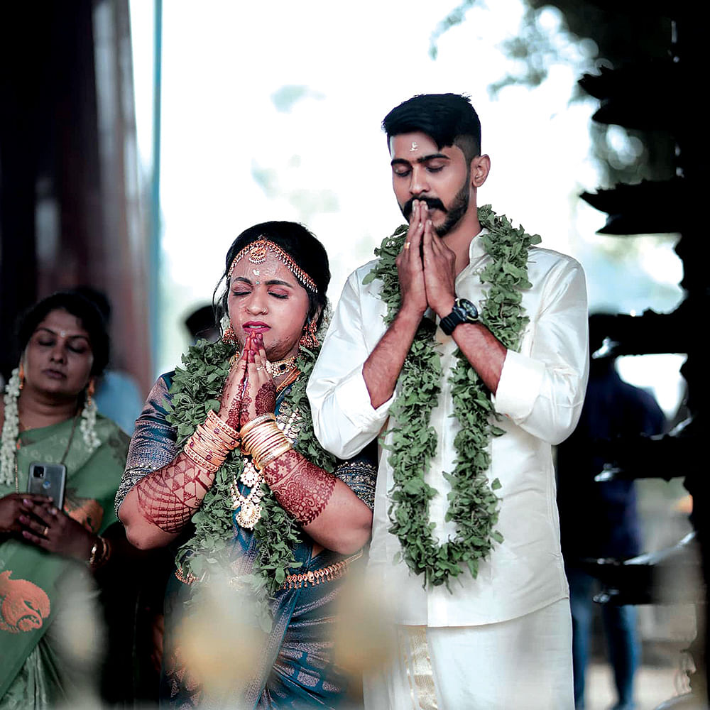 ``சிதைஞ்சது முகம்தான்... தன்னம்பிக்கை இல்லையே...?!”
