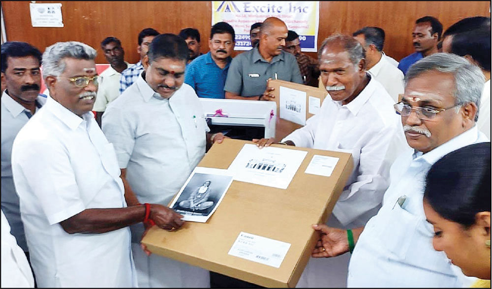 மிஸ்டர் கழுகு: முடங்கும் இலை? - டெல்லி ஆட்டம்!