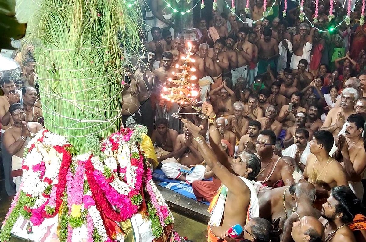 திருச்செந்தூர்: மாசித்திருவிழா கொடியேற்றத்துடன் தொடக்கம்; மார்ச் 6-ம் தேதி தேரோட்டம்!