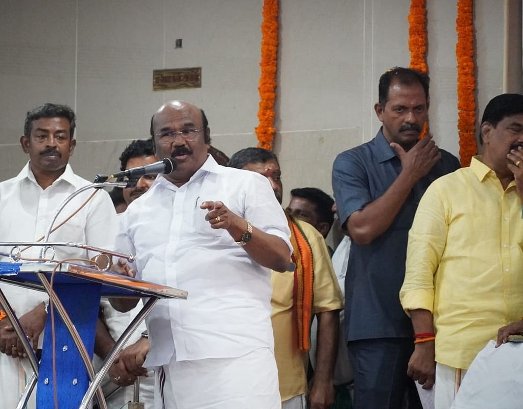 முன்னாள் அமைச்சர் ஜெயக்குமார்
