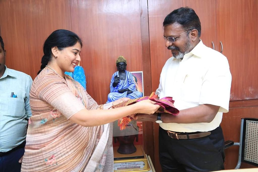 திருமாவளவன், காயத்ரி ரகுராம்