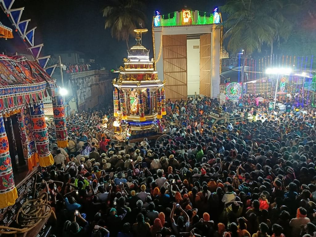 பழநியில் பக்தர்கள்