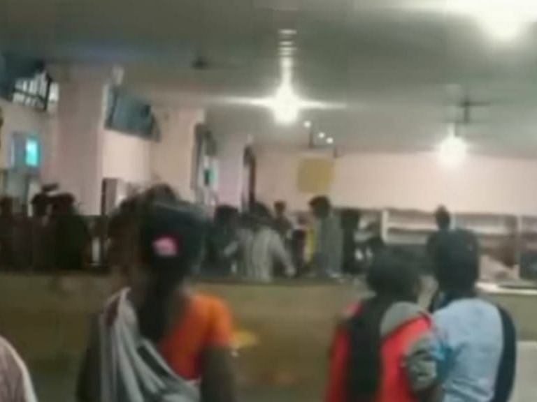கோவை: கல்லூரியில் மாணவர்கள், வடமாநிலத் தொழிலாளர்கள் இடையே ஏற்பட்ட மோதல்!