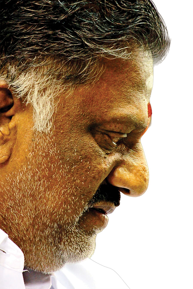 “நட்டாத்துல விட்டுட்டீங்களே!” - பன்னீர் கதறல்