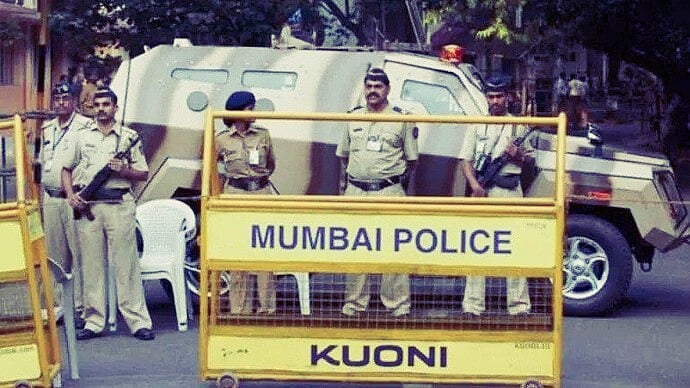 தேர்வு எழுதச் சென்ற மாணவிக்கு நேர்ந்த கொடுமை; ஓடும்ரயிலில் பாலியல் அத்துமீறலில் ஈடுபட்ட போர்டர் கைது