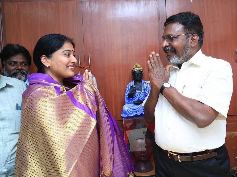 திருமாவளவன் - காயத்ரி ரகுராம் திடீர் சந்திப்பின் பின்னணி என்ன?!