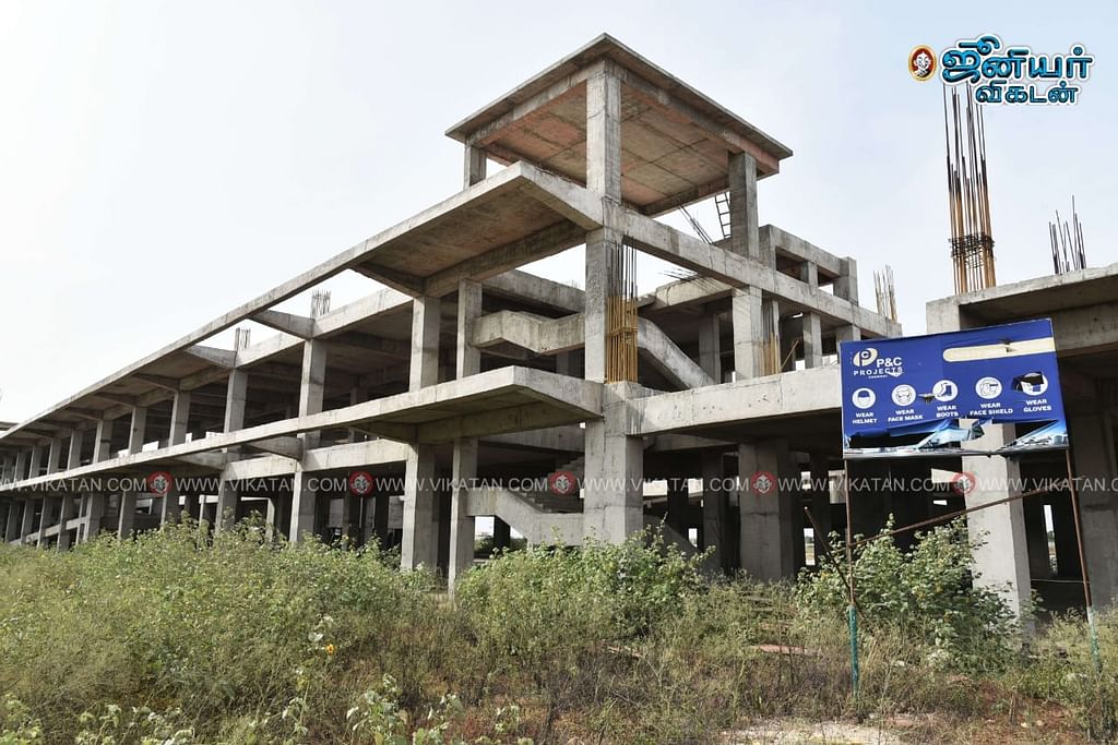 கோவை வெள்ளலூர் பேருந்து நிலையம்