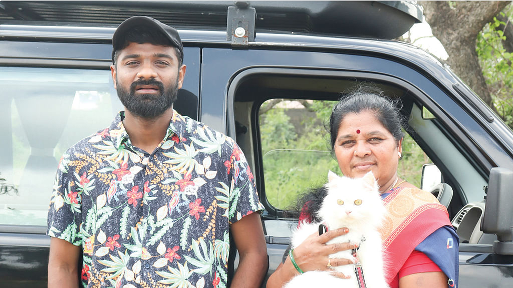 அம்மாவுடன் ரோஹன்