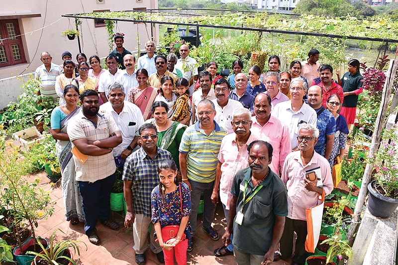 மாடித்தோட்ட பயிற்சியில் கலந்துகொண்டர்கள்