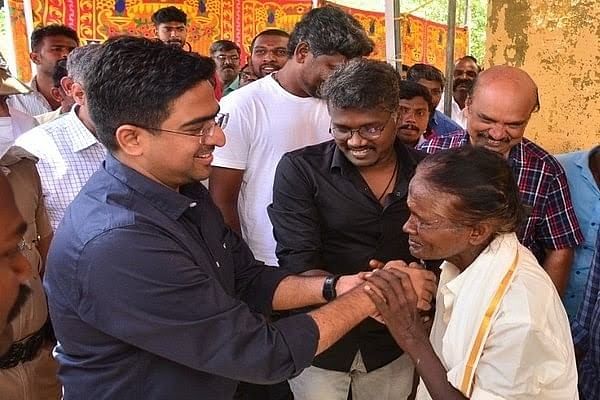 ஆட்சியர் விஷ்ணு, இயக்குநர் மாரி செல்வராஜுடன் தங்கராசு