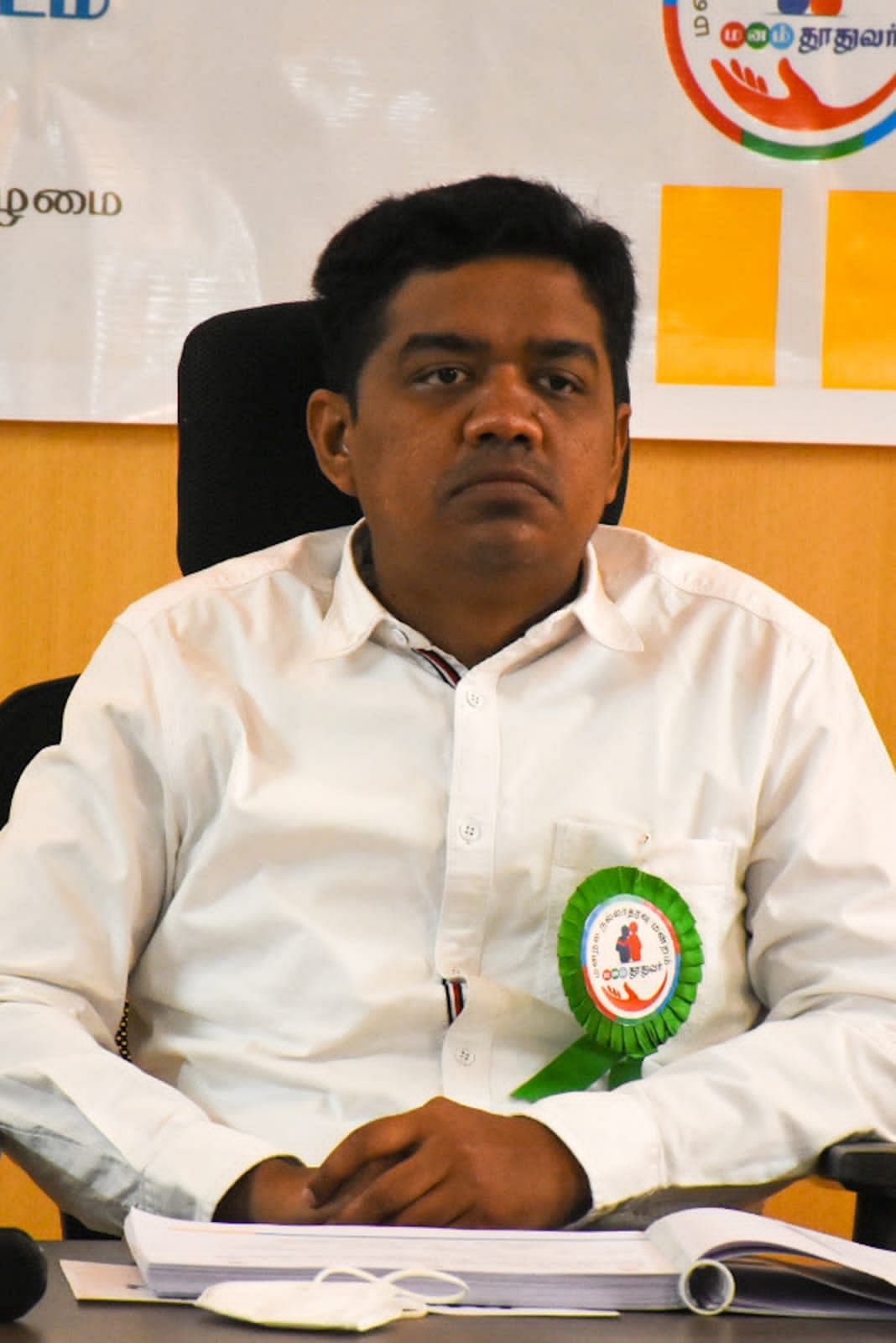 நீலகிரி மாவட்ட ஆட்சியர் அம்ரித் 