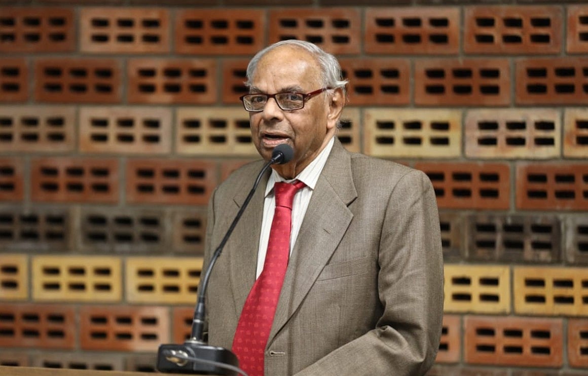 ``மன்மோகன் சிங் சிறந்த பிரதமராக அறியப்படுவார்!’’ 
- ரிசர்வ் வங்கியின் முன்னாள் கவர்னர் சி.ரங்கராஜன்!