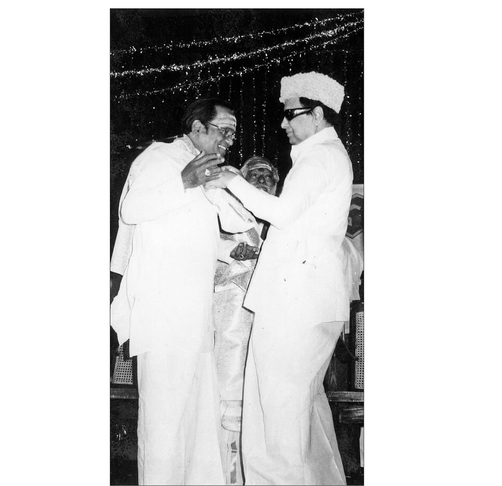 எம்.ஜி.ஆருடன் டி.எம்.எஸ்