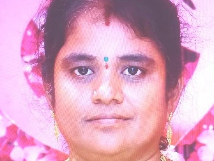 ``மண்ணுக்குள் போனாலும் ஏழு பேருக்கு மறுவாழ்வு கொடுத்திருக்கிறாள்’’ - மனதை உலுக்கிய பெண்ணின் மரணம்!