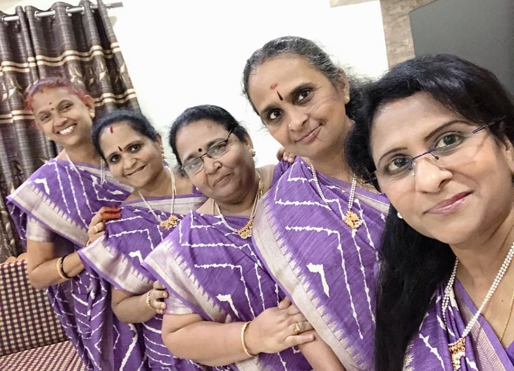 தோழிகளுடன் ஆதிரை