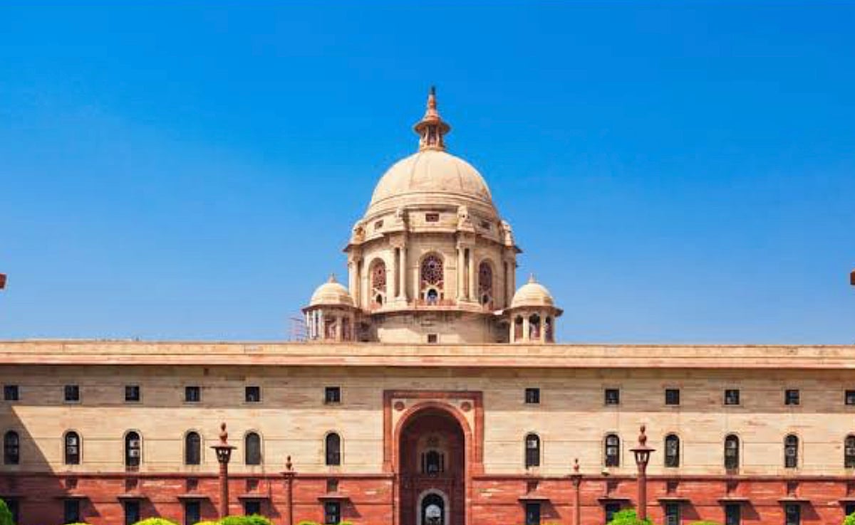 அரசு நிர்வாகத்தை தனியார்மயமாக்கும் மத்திய அரசு, பதவிகளையும் தனியாருக்கு தாரைவார்க்கிறதா?!