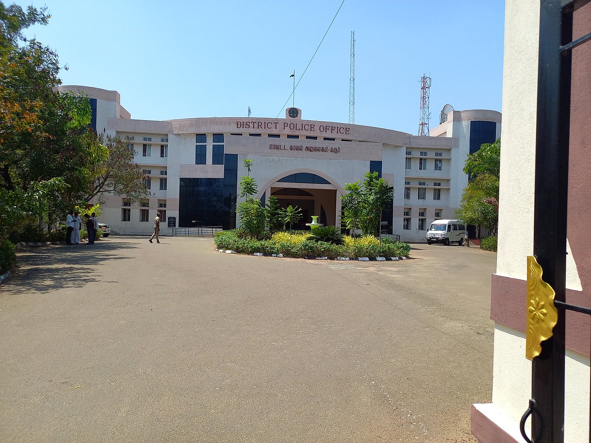 கரூர்: திடீர் சோதனையில் சிக்கிய 13 ரெளடிகள்; வாகனங்கள் பறிமுதல் - அதிரடி காட்டிய போலீஸ்