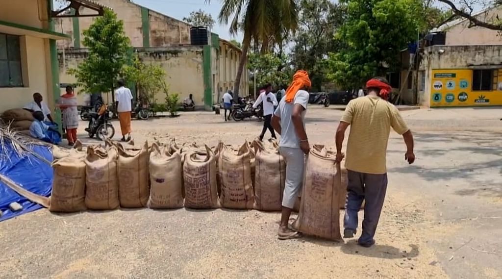 அலங்கியம் நெல்கொள்முதல் நிலையம்