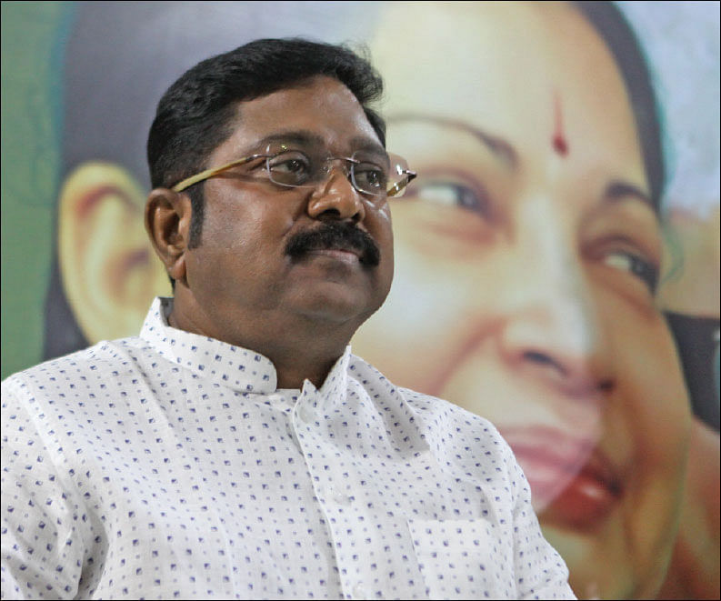 தினகரன்