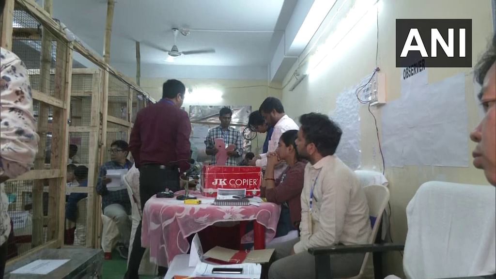 விறுவிறு வாக்குப்பதிவு