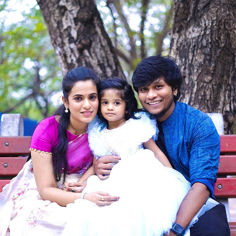 யோகேஷ் - அனாமிகா