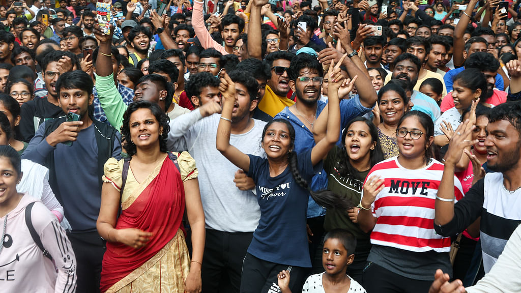 ஹேப்பி ஸ்ட்ரீட்ஸ் | Happy Streets