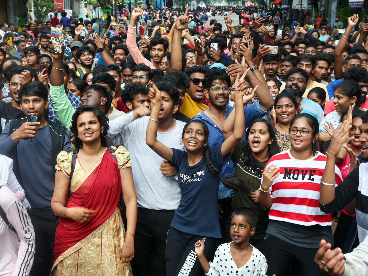 தி.நகரில் களைகட்டிய Happy Streets கொண்டாட்டம்; குதூகலித்த பொதுமக்கள் | Photo Album