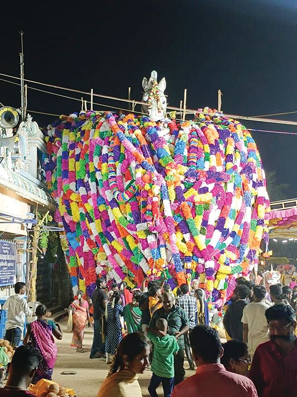 பெருங்காரையடி மீண்ட ஐயனார்