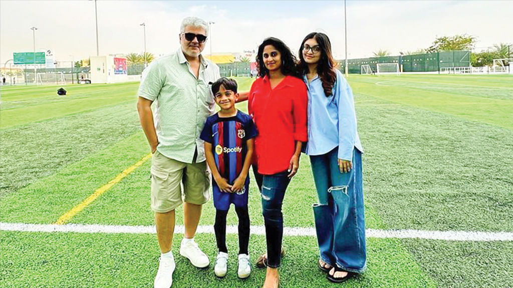 Shalini Ajith Kumar: வாரிசுகளுடன்..!
