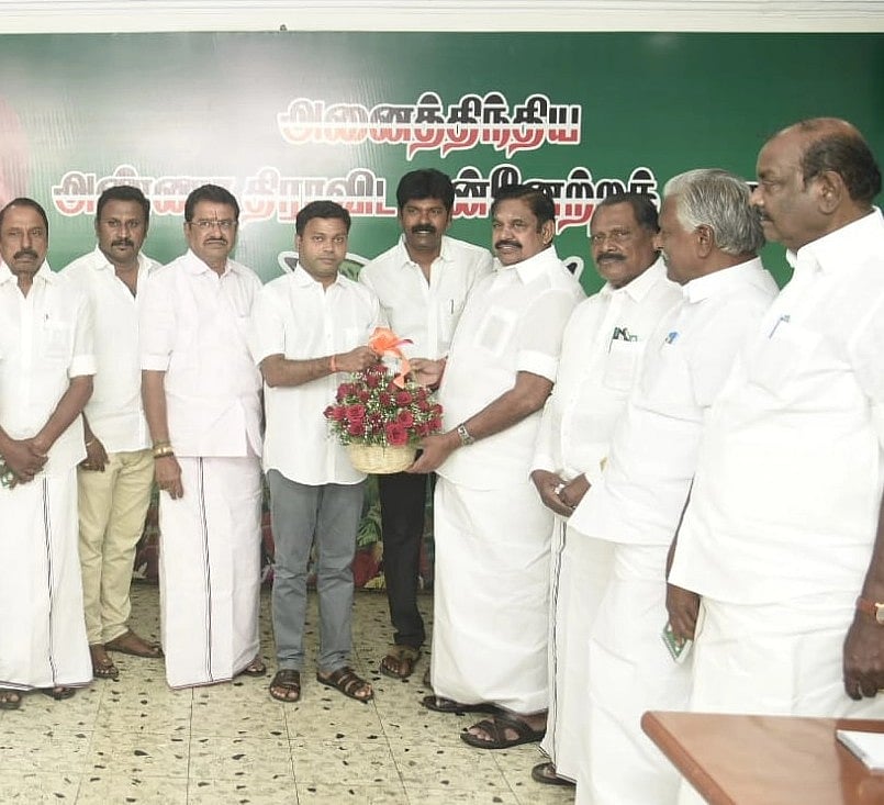 `லண்டன் டு ஈரோடு'... `ஓபிஎஸ் டு இபிஎஸ்' - செந்தில் முருகனின் அணி `தாவல்' பின்னணி என்ன? 