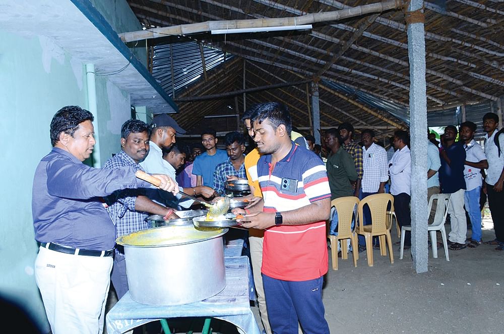 மதிய உணவு