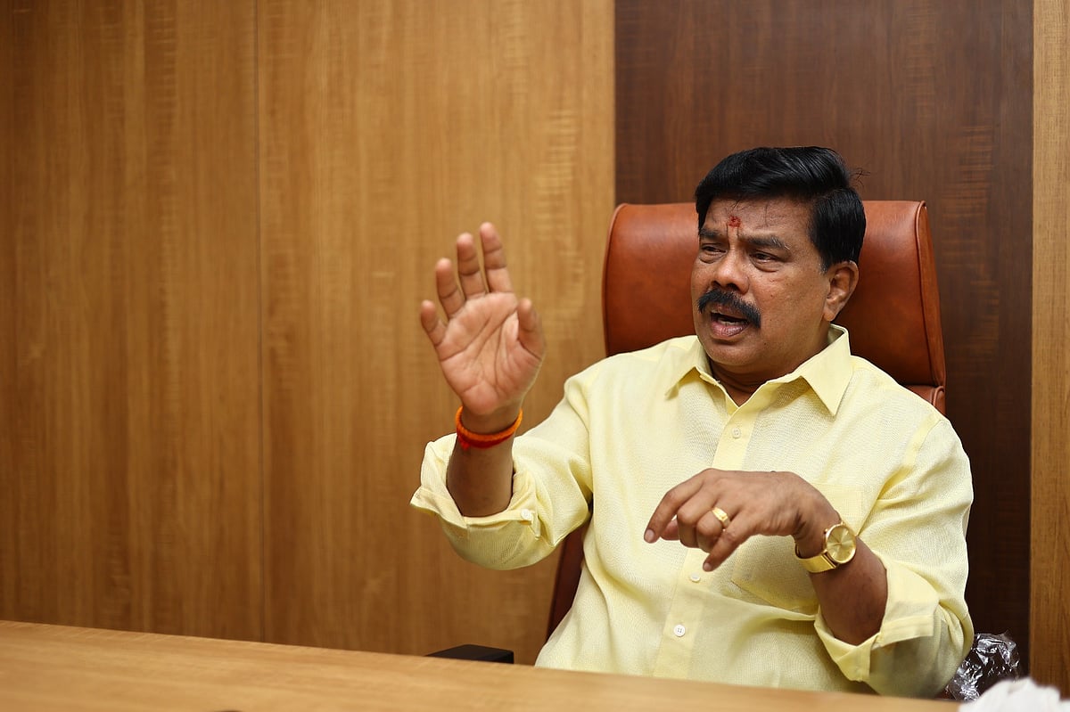 “ஓ.பி.எஸ்-ஸுக்கு எப்படி நாங்கள் துணை நிற்கமுடியும்?” - சொல்கிறார் கரு.நாகராஜன்